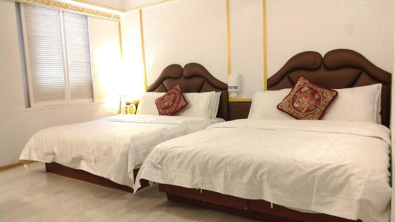 Aloha Hotel Keelung Buitenkant foto